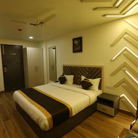 Hotel D Silverleaf Lucknow Zewnętrze zdjęcie