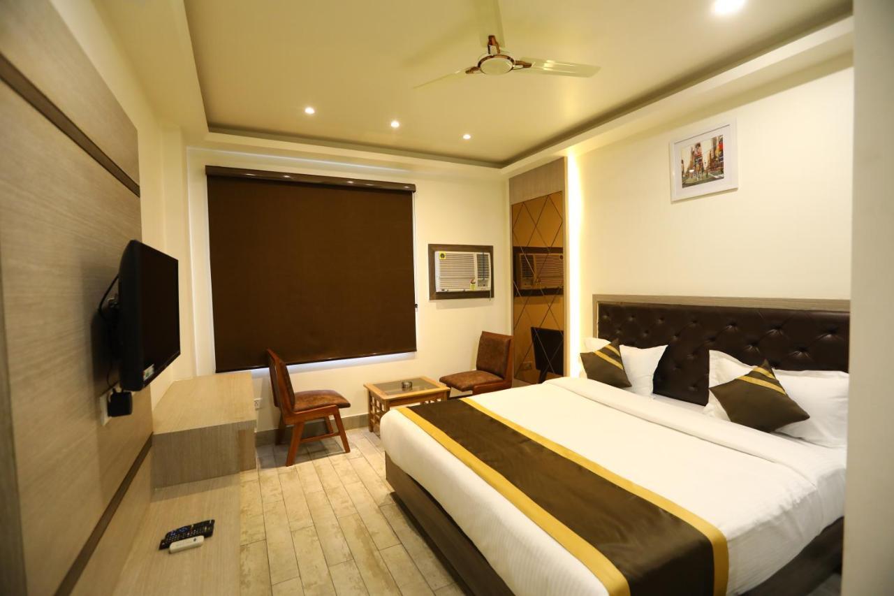 Hotel D Silverleaf Lucknow Zewnętrze zdjęcie
