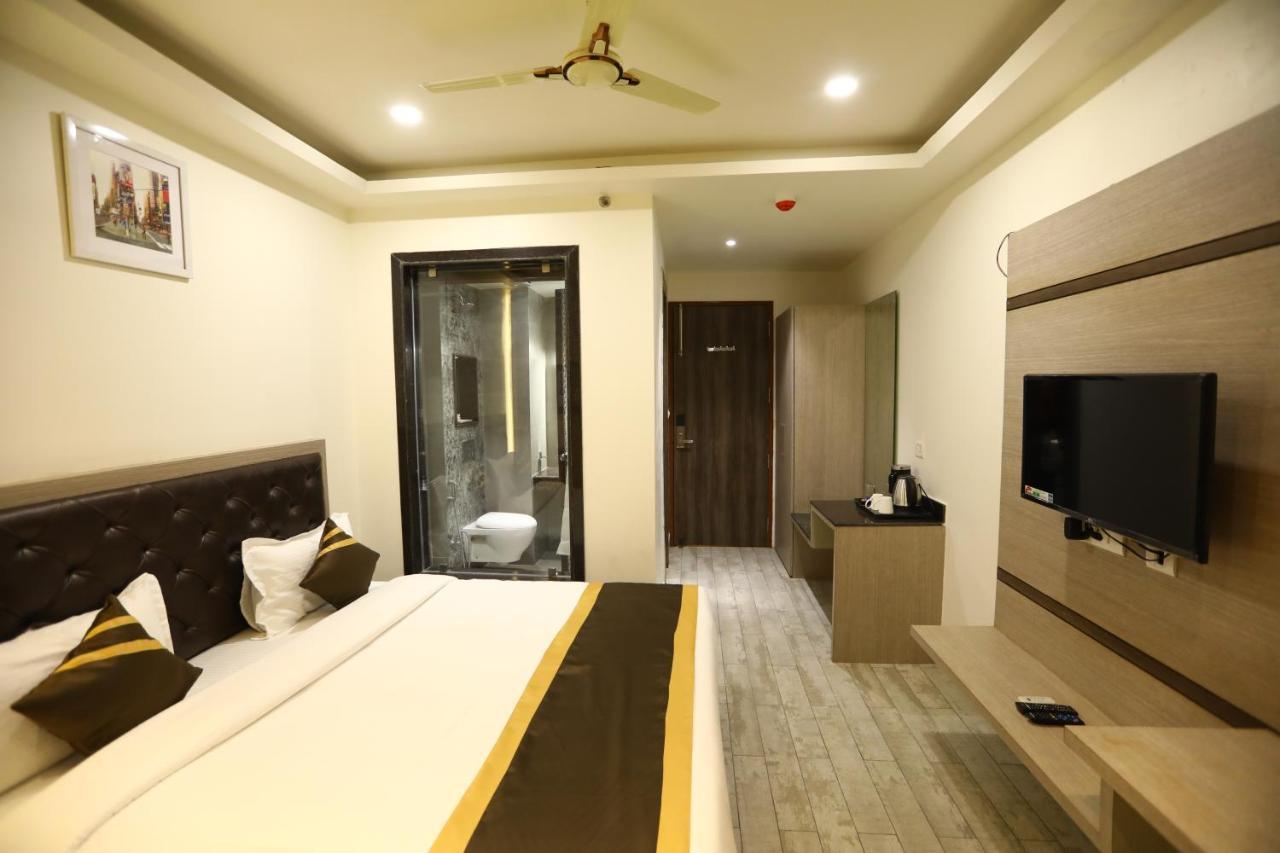 Hotel D Silverleaf Lucknow Zewnętrze zdjęcie