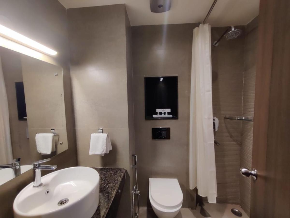 Hotel D Silverleaf Lucknow Zewnętrze zdjęcie