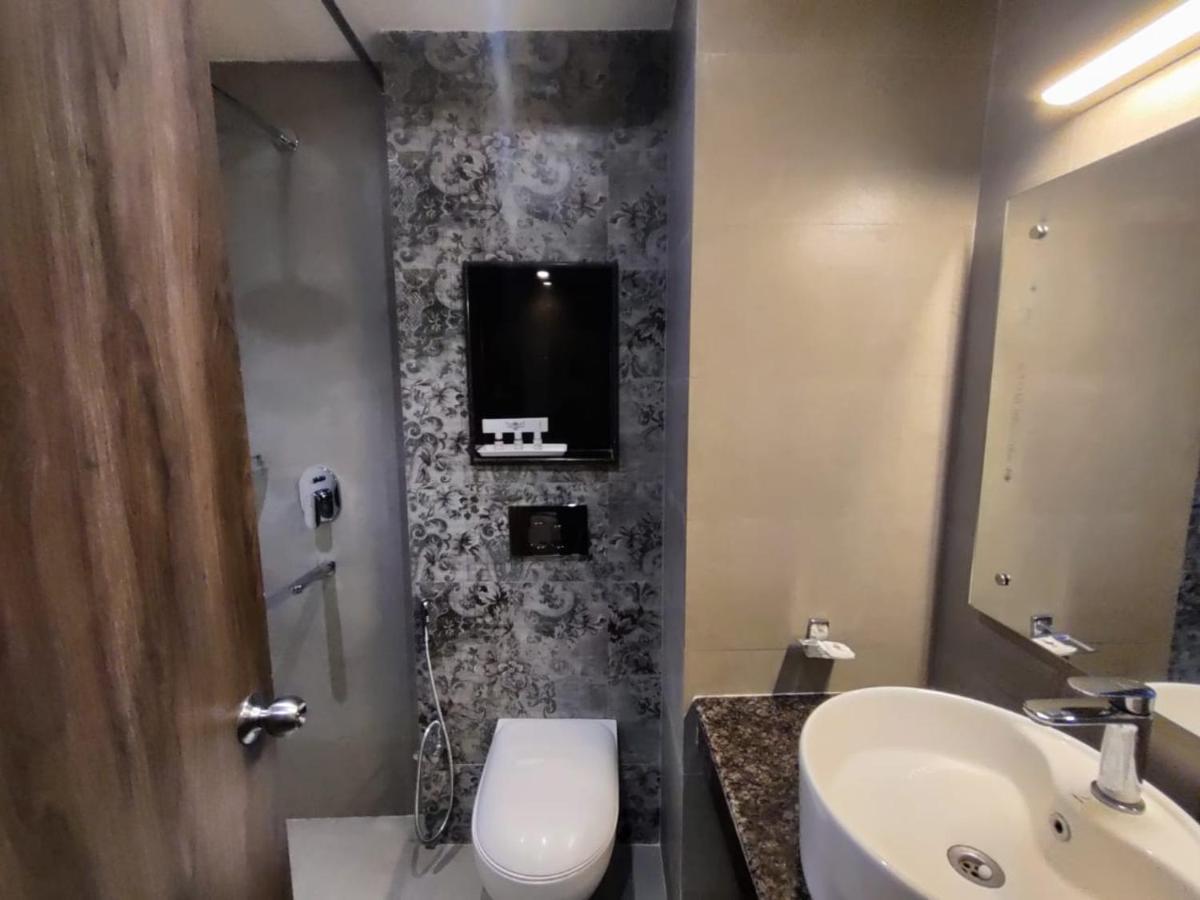 Hotel D Silverleaf Lucknow Zewnętrze zdjęcie