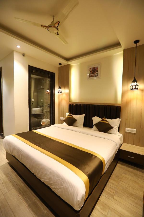Hotel D Silverleaf Lucknow Zewnętrze zdjęcie