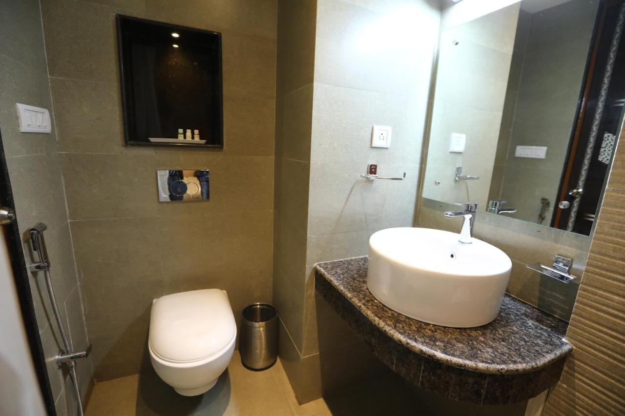Hotel D Silverleaf Lucknow Zewnętrze zdjęcie