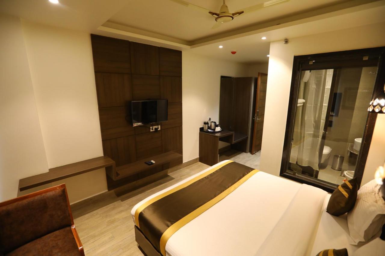 Hotel D Silverleaf Lucknow Zewnętrze zdjęcie